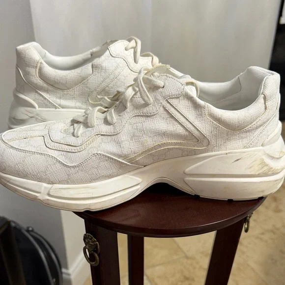 Gucci Cream Textured Sneakers